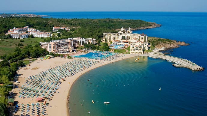 Де відпочити на морі влітку 2025: бюджетні напрямки